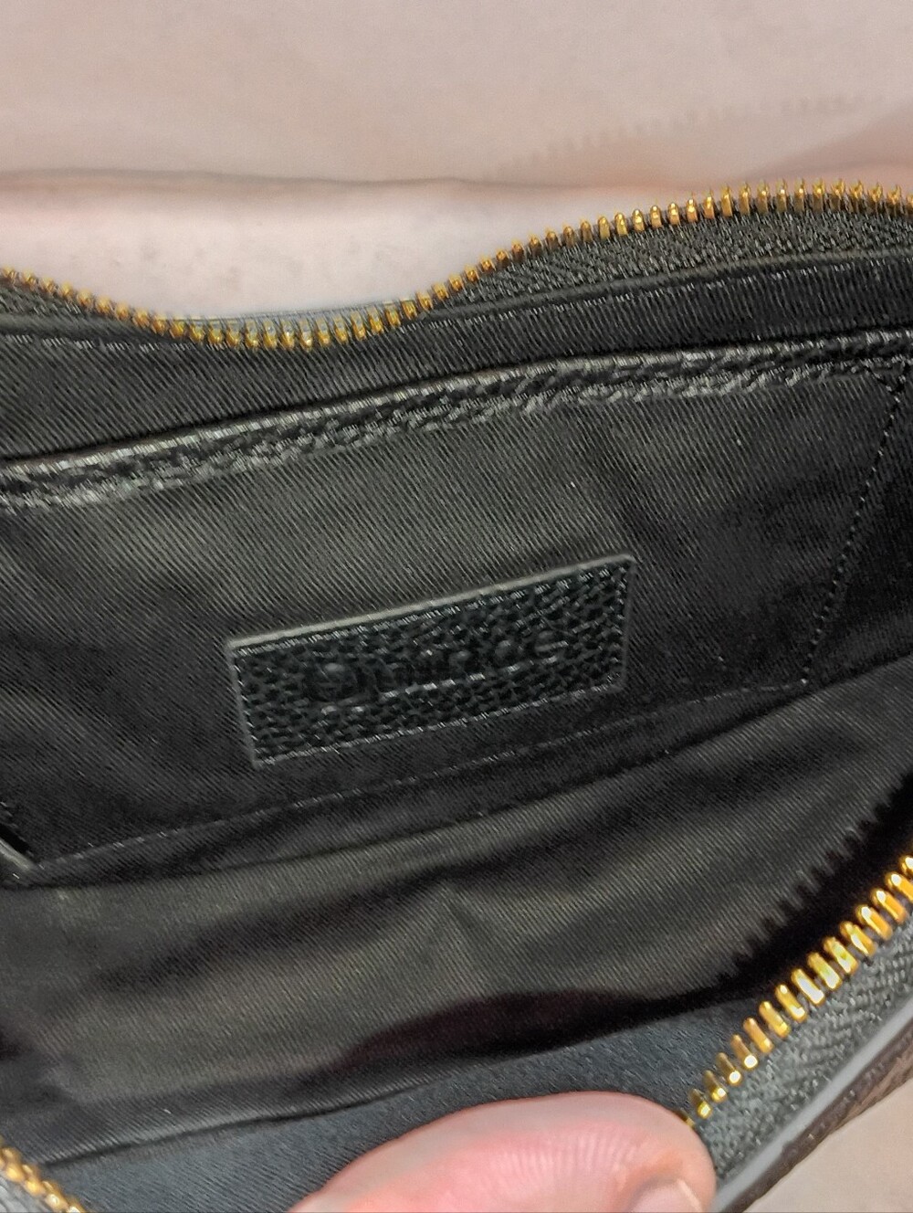 Quince Black Crescent Leather Shoulder Bag - Picture 7 of 15